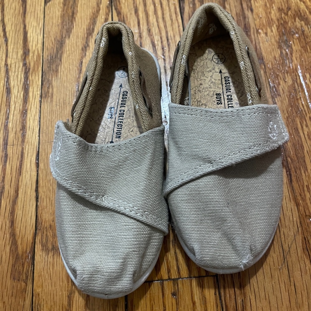 Casual Kids Shoes in Tan Canvas